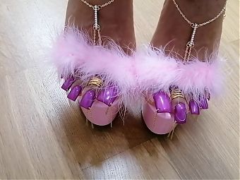 Lofia Tona - Pink high heels and purple toenails